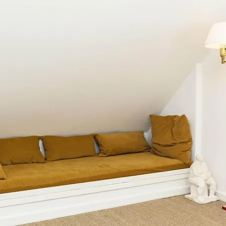 10 Person In Assens-by Traum * Assens